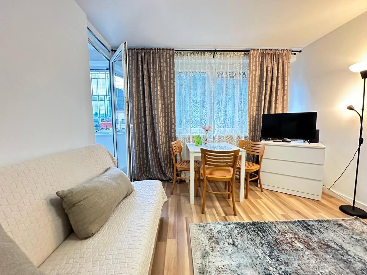5Centrum Stanislawa Moniuszki10 Wi-Fi 1Gb Sek 华沙 外观 照片