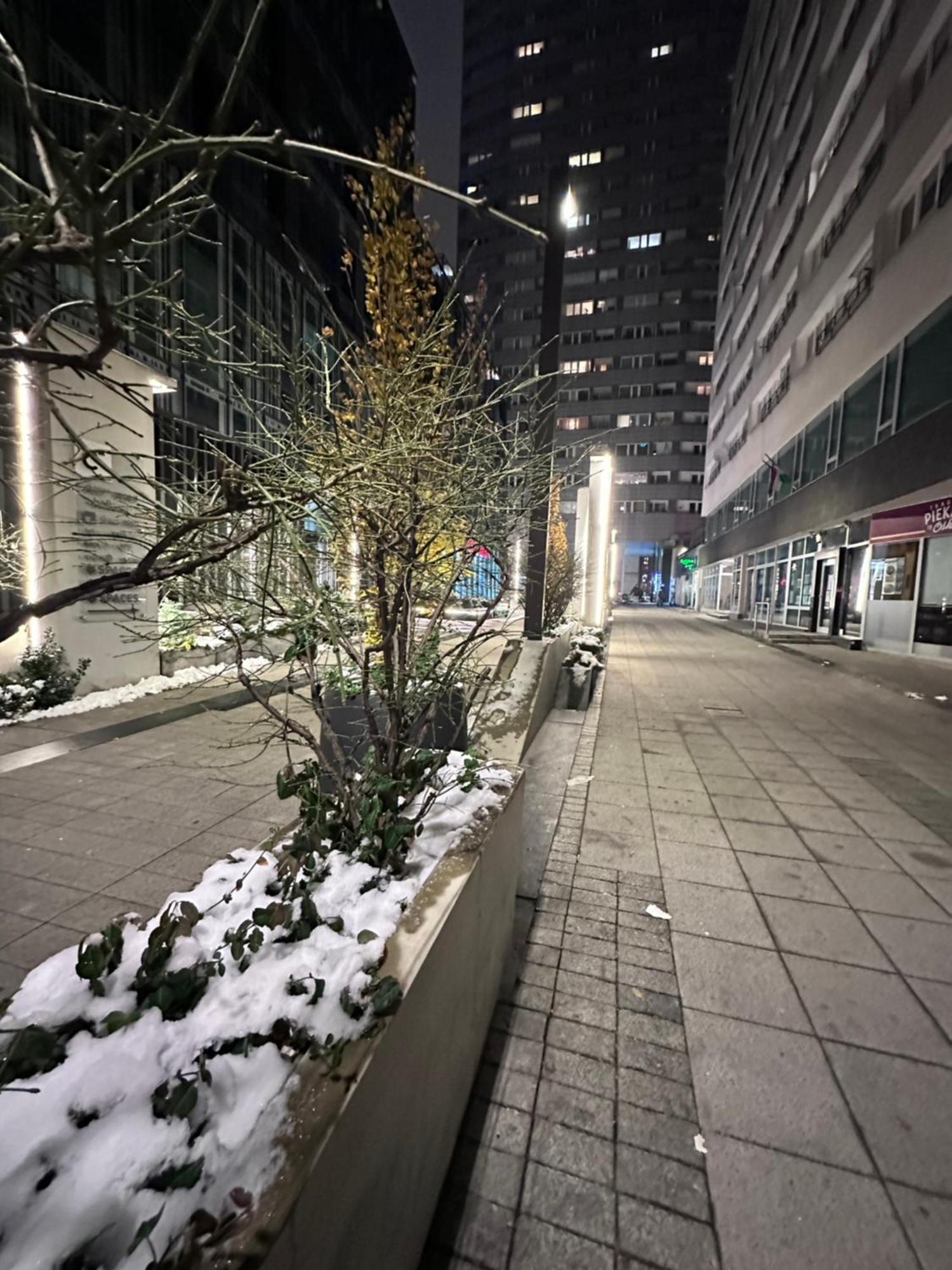 5Centrum Stanislawa Moniuszki10 Wi-Fi 1Gb Sek 华沙 外观 照片